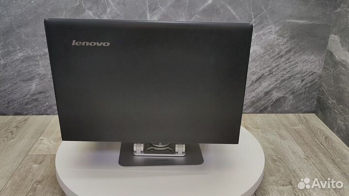 Lenovo 100-15IBD / i5 / SSd / GeForce 920m 2gb