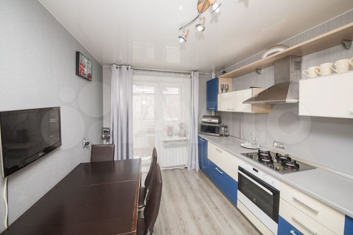 2-к. квартира, 67,4 м², 3/10 эт.