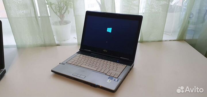Немецкий ноутбук Fujitsu 14