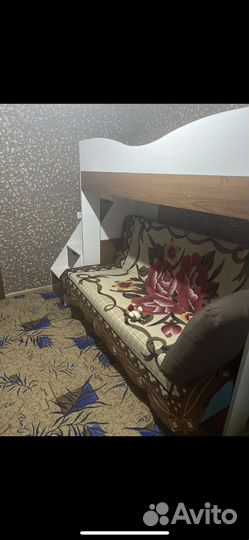 Кровать двухьярусная