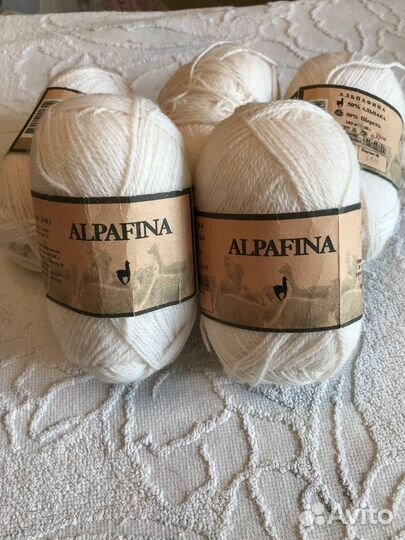 Белая пряжа