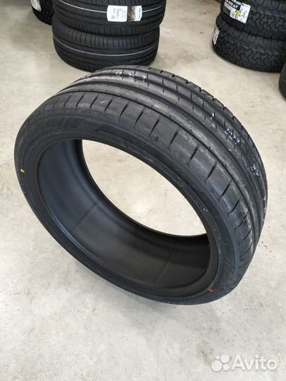 Yokohama Advan Sport V107 305/30 R21 104Y