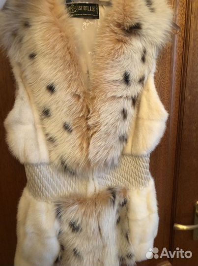 Жилет норковый с лисой