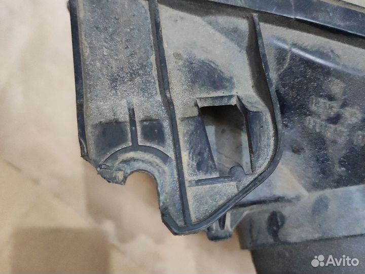 Фара передняя правая ford escape 1