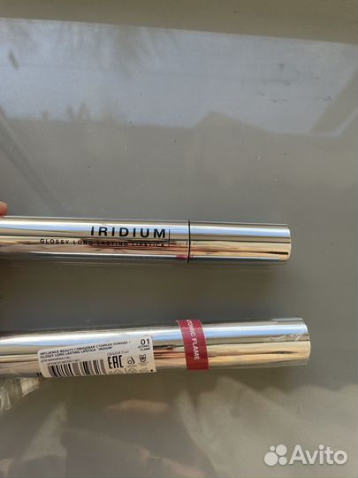 Помада глянцевая стойкая очень