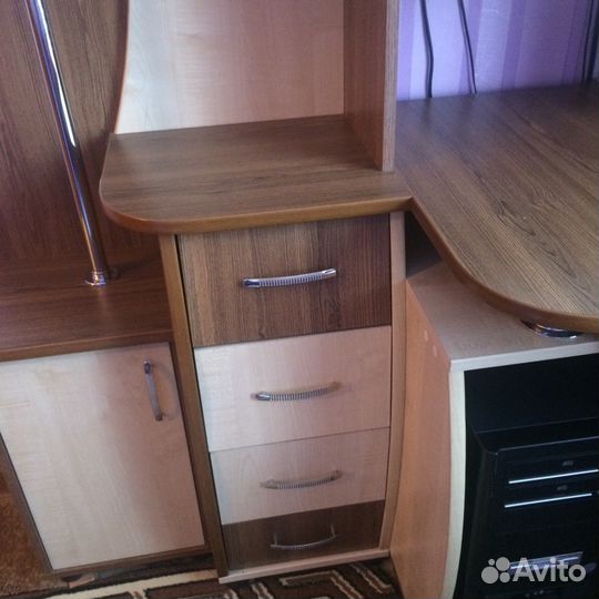 Компьютерный стол угловой