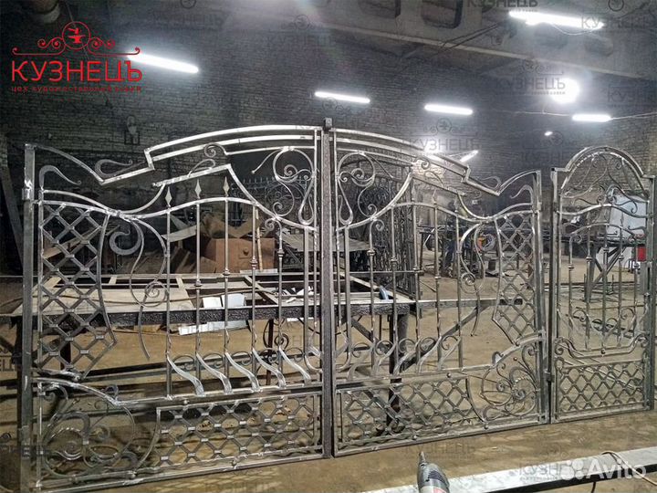 Ворота распашные кованные