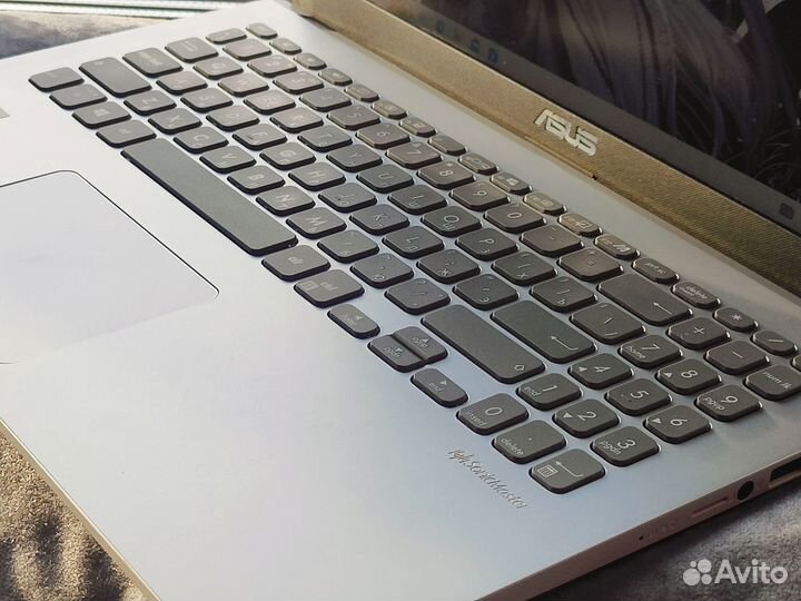 Классный ноутбук Asus VivoBook на каждый день