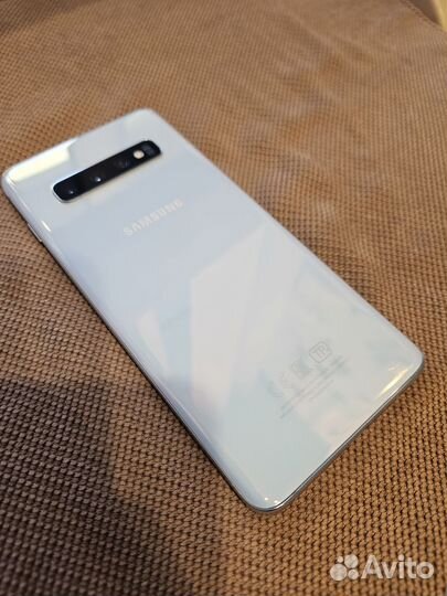 Samsung Galaxy S10, 8/128 ГБ