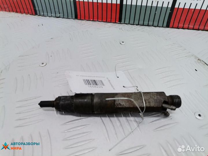 Форсунка Volkswagen Caddy 2 2001 028130202R