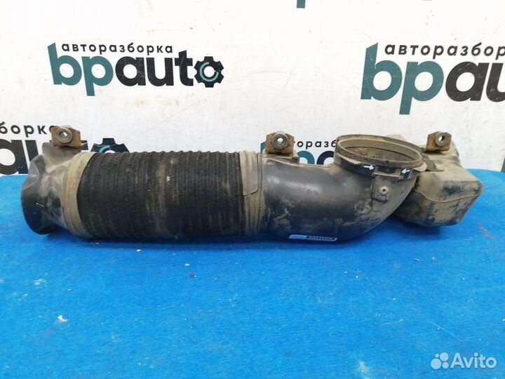 Патрубок воздушного фильтра 17709-51010