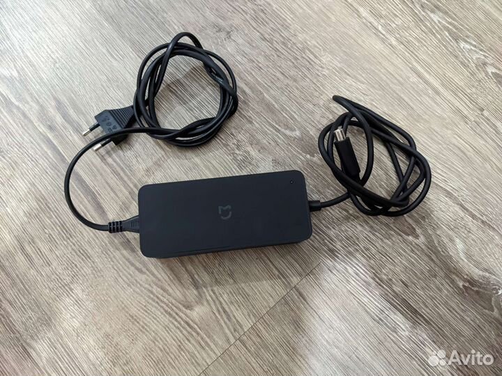 Зарядное устройство электросамоката m365 Pro, 1s