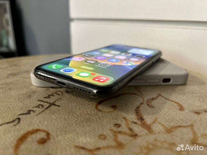 iPhone 11 Pro, 64 ГБ