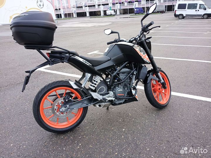KTM duke 200