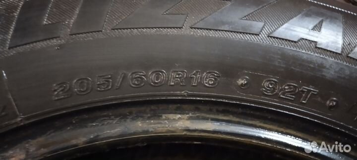 Bridgestone Blizzak Spike-01 205/60 R16 92T