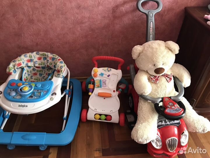 Ходунки, машинка, мягкая игрушка