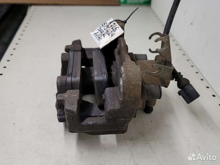 Суппорт задний правый VW Touareg 2003-2010