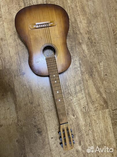 Акустическая гитара