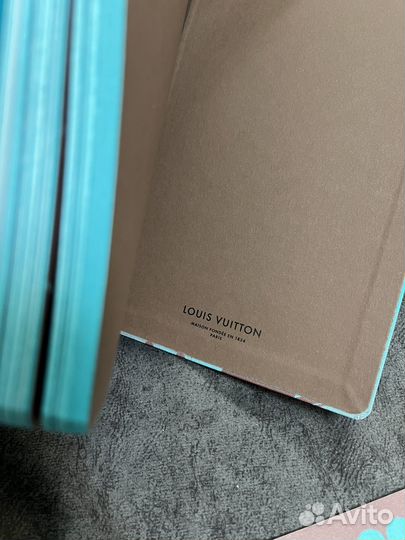 Louis vuitton путеводитель