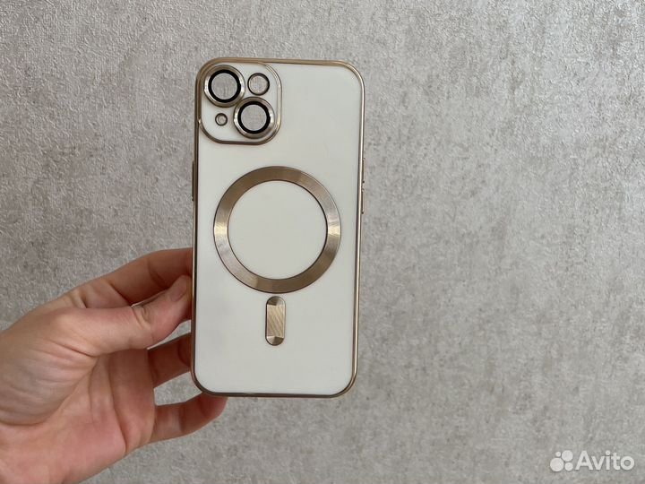 Чехол на iPhone 14