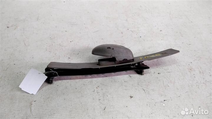 Планка регулировки ремня безопасности Mazda Tribu