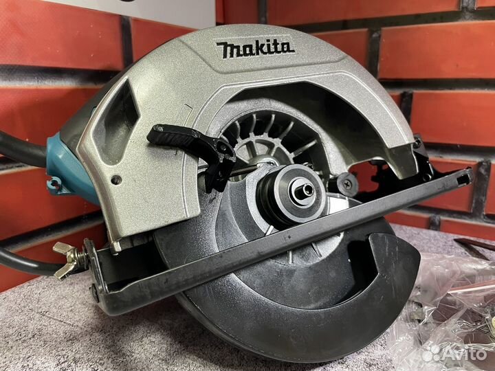 Циркулярная пила Makita HS7000(новая)