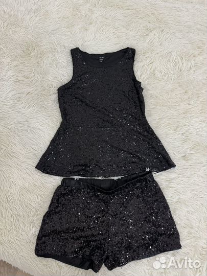 Костюмчик с пайетками