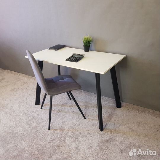 Письменный стол Ник 110*60 см. Черные ножки