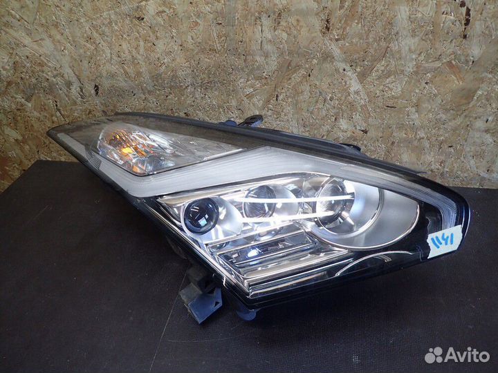 Правая фара nissan GT-R