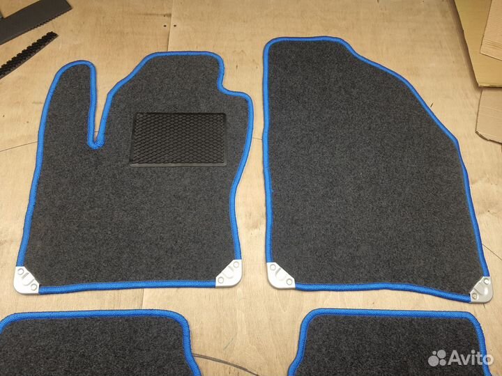 Оверлок швейная машинка для ковров