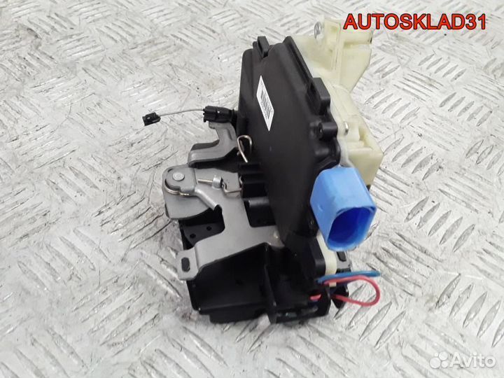 Замок двери передней правой VW Polo 9N 3B1837016CC