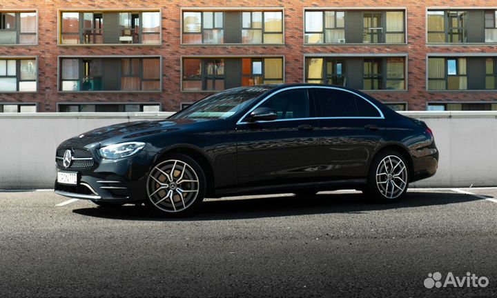 Аренда Mercedes-Benz E-класс W213/S213/C238/A238 (2016—2021) от одной минуты в Москве