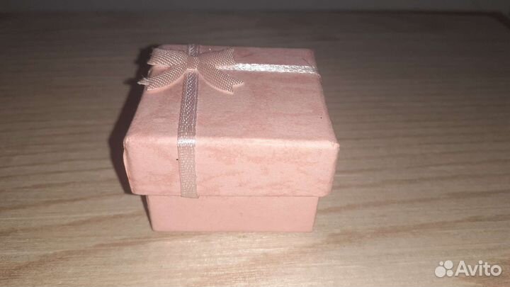 Маленькая подарочная коробочка