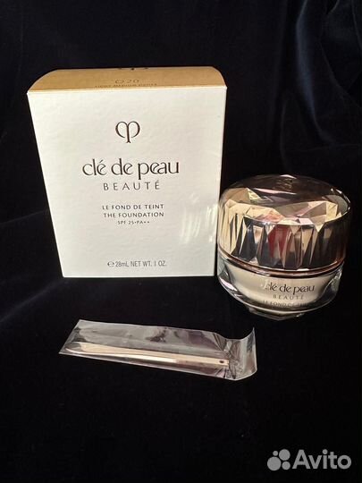 Тональный крем Cle de peau