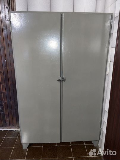 Шкаф металлический