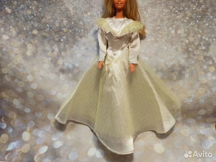 Платье для кукол формата Барби