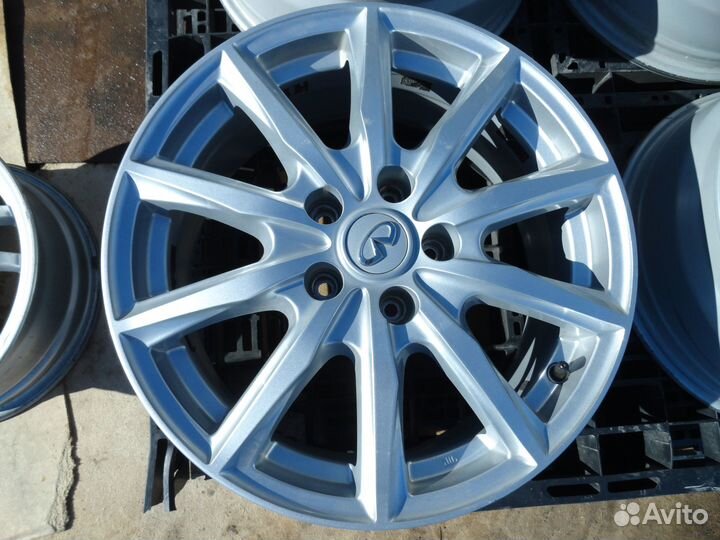 Nissan оригинальные диски R17 5*114,3 7j вылет 45