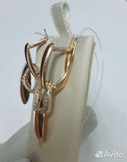 Золотые серьги