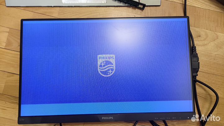 Безрамочный монитор 21.5 дюймов Philips 223v7qsb