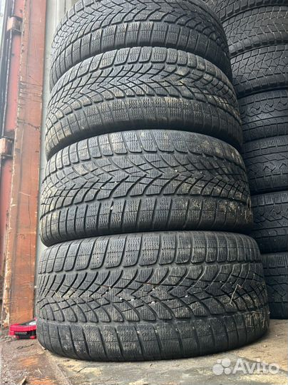 Dunlop SP Winter Sport 4D 265/45 R20 и 295/40 R20 104V