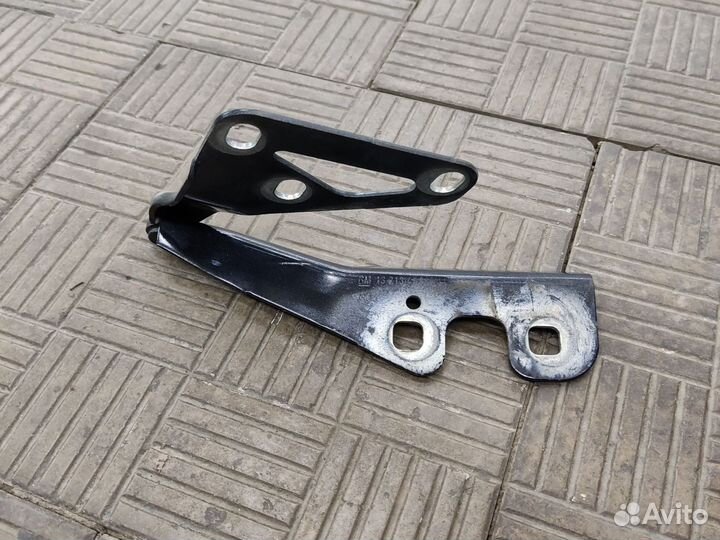 Петля капота правая Opel Astra H