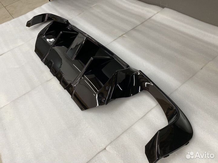 Задний бампер М лук BMW F10 + диффузор м5 лед