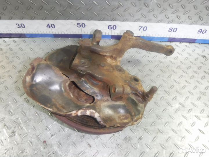 Кулак поворотный передний правый Mercedes-Benz 190