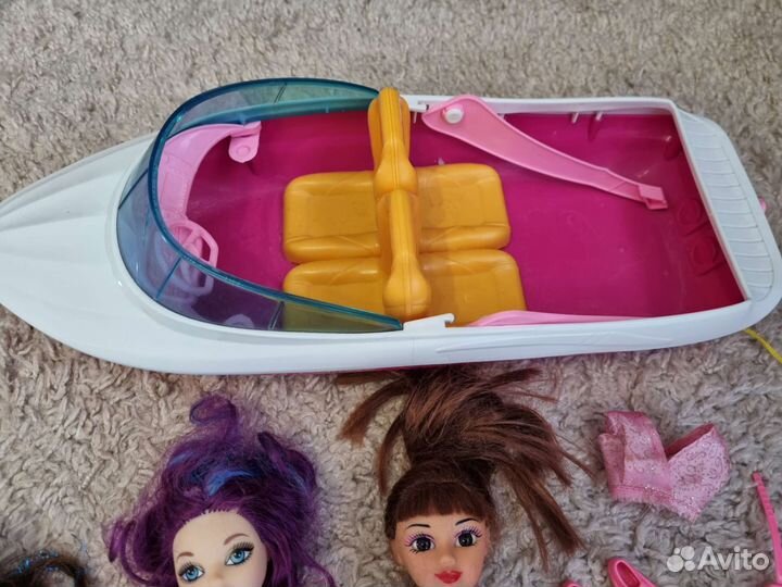 Яхта, клевые куклы, питомец