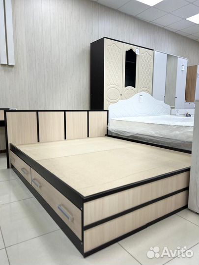 Кровать двухспальная