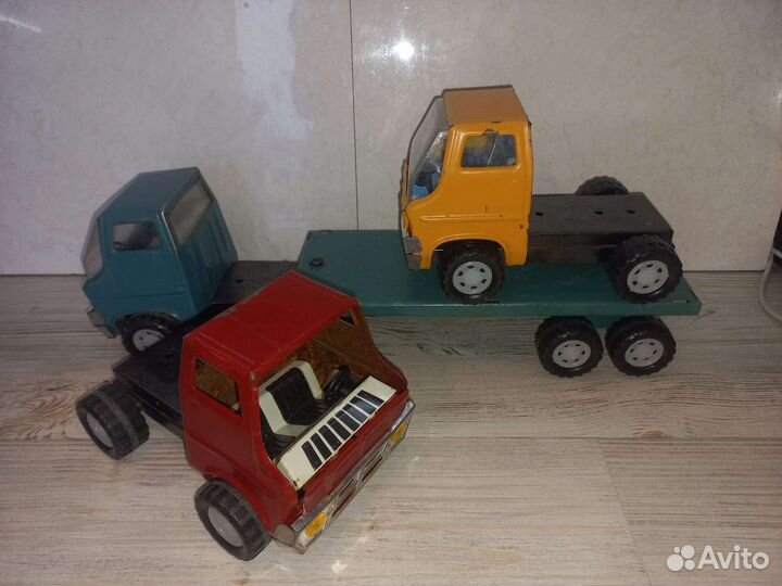 Жестяные машинки 3 штуки + прицеп СССР