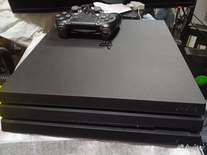 Продам PS4 PRO