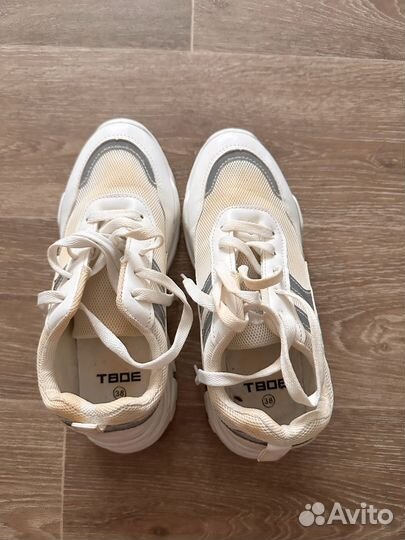 Кроссовки твое