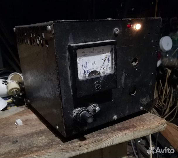 Зарядное устройство