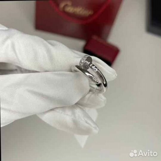 Золотое кольцо Cartier, с бриллиантами 0,21 ct